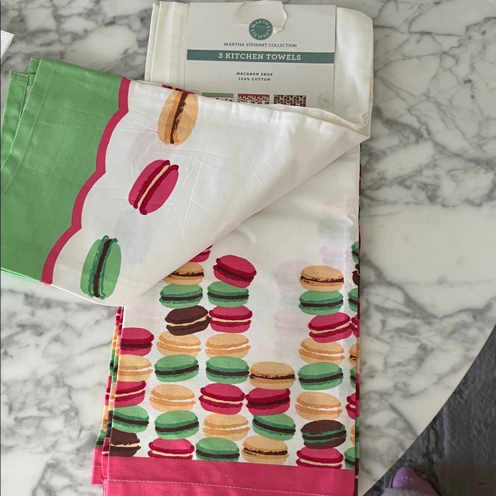 Martha Stewart macaron shop 100 % cotton towels - Picture 3 of 4